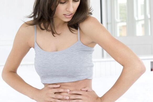 Bol u abdomenu jedan je od prvih mogućih znakova pankreatitisa. 